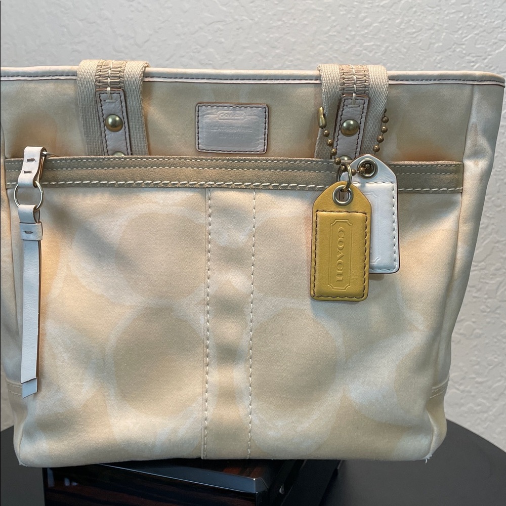 ππππCoach Cream Tote Bag - Picture 1 of 12